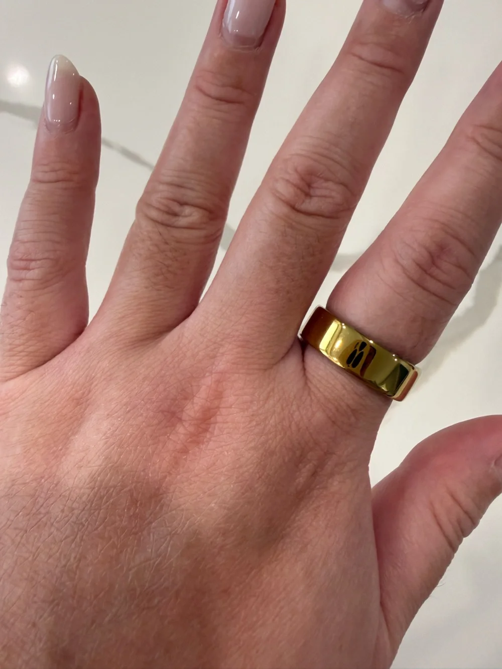 Oura Ring 4 Smart Ring in Gold (Size 11) Worn a few times, looks brand new